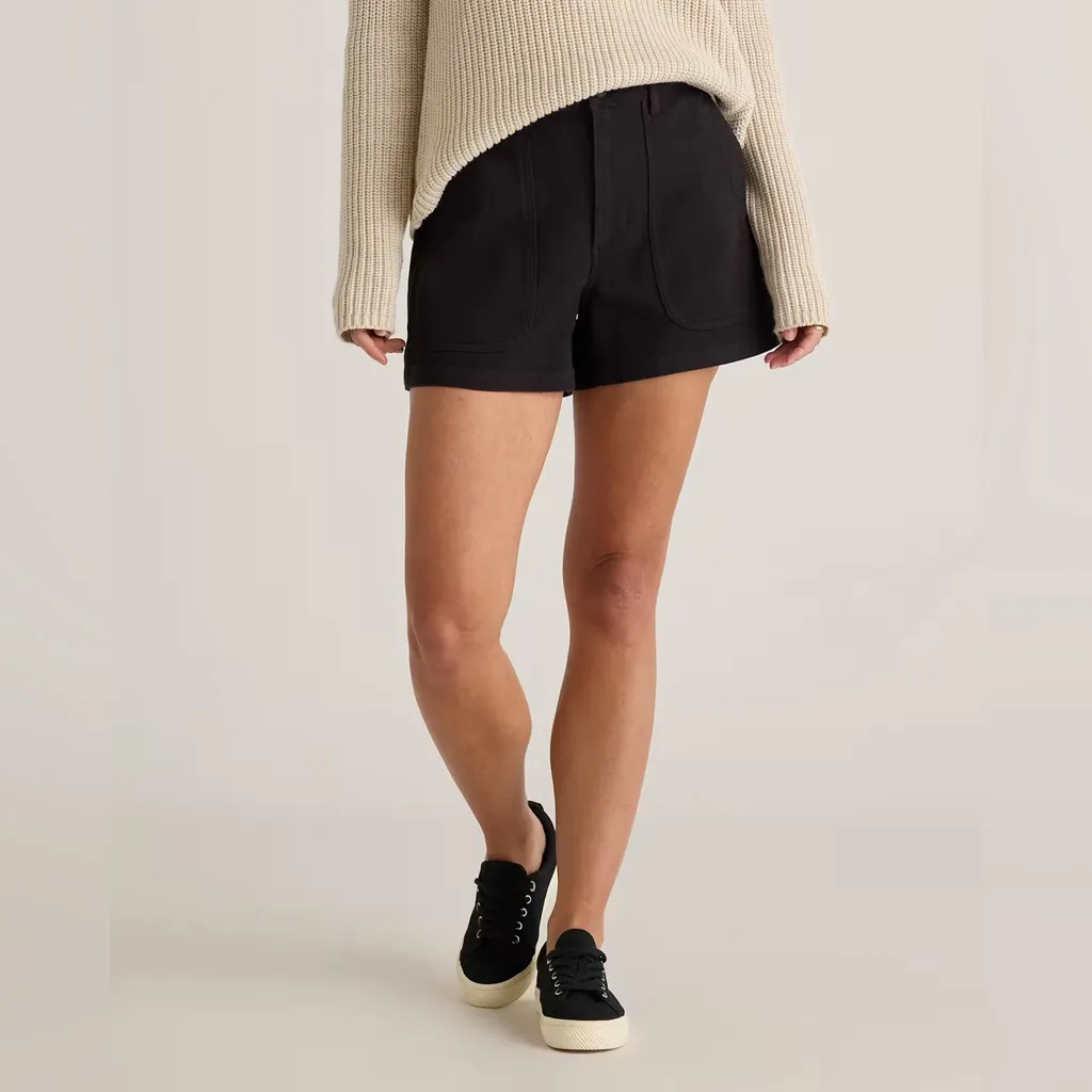 NWOT Quince Black Organic Stretch Cotton Twill Utility Shorts Sz 6 Inseam 4” - Image 2