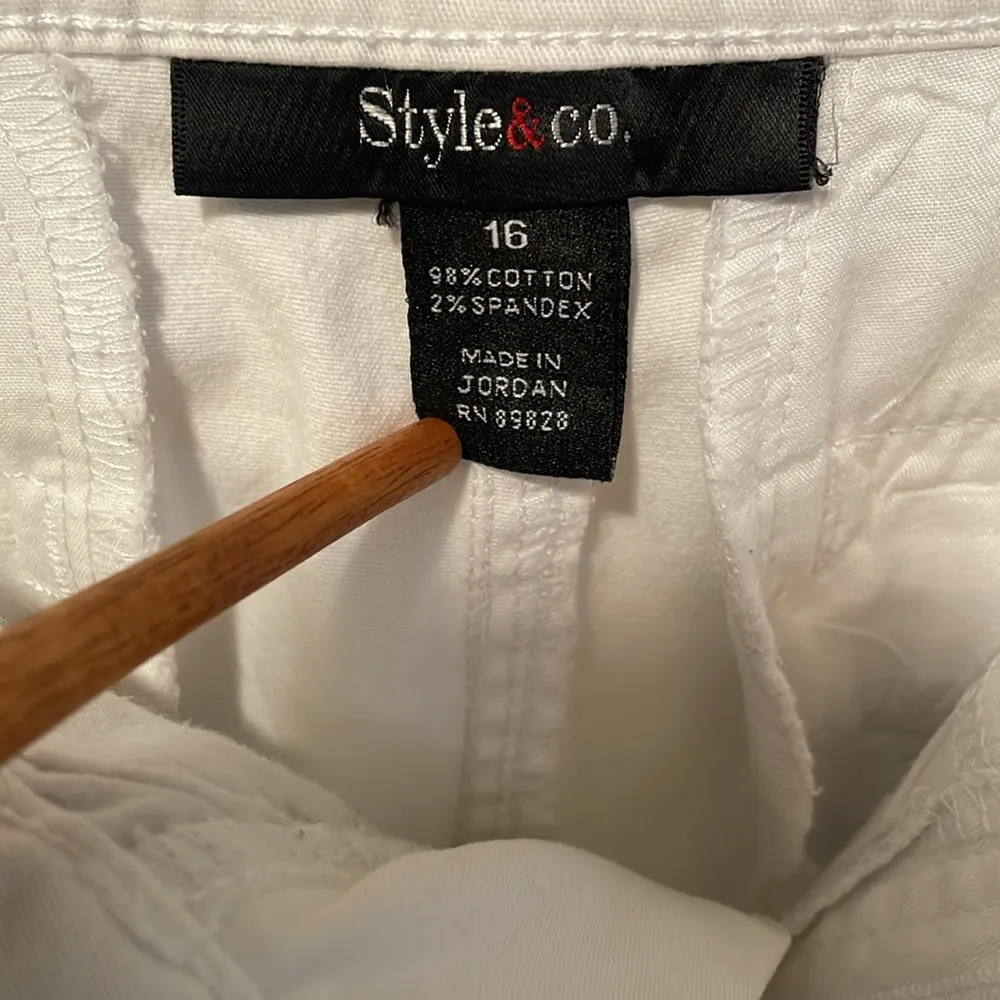 🥰🥰🥰3 for 12$🥰🥰🥰Style& Co White Capris - Image 8