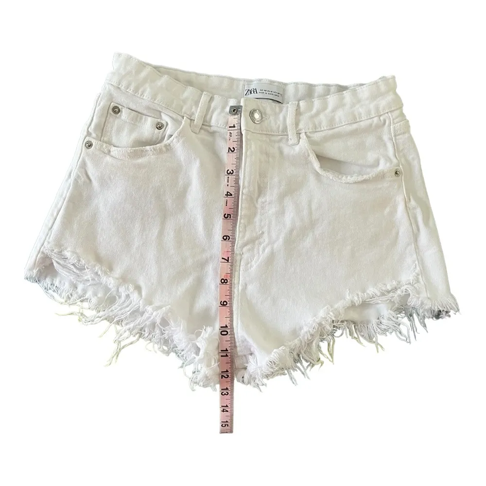 Zara white distressed shorts size 8 - Image 3