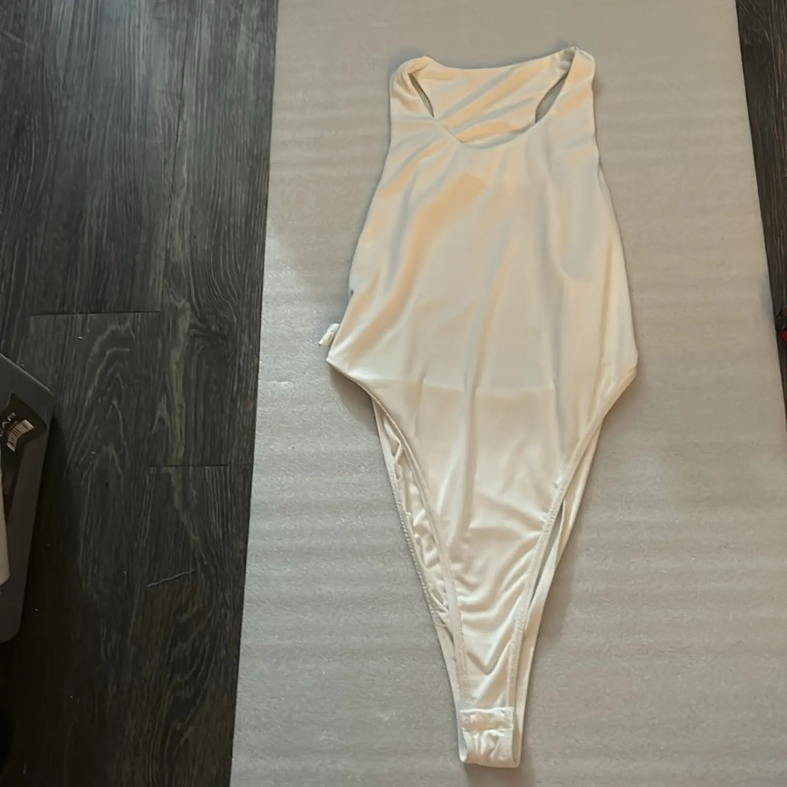 SHEIN Curve White Cutout Back Bodysuit 1XL Basics Classic Minimalist Capsule - Image 4