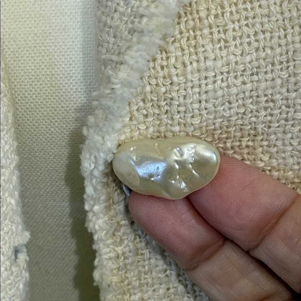 ZARA Cream Blazer w/ Pearl Buttons Size XS - Image 4