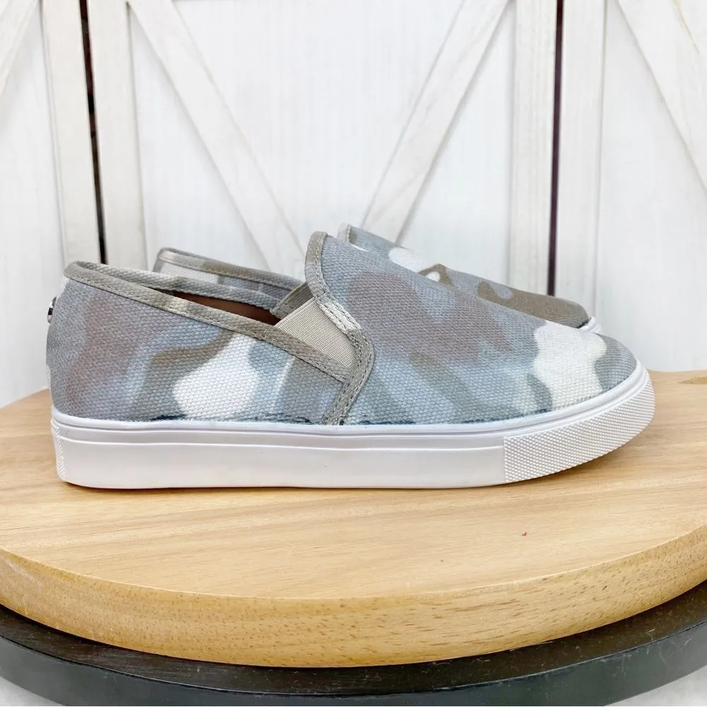 Steve Madden Safary Coated Canvas Slip On Sneaker Shoes  Camo Green 6.5 - Image 2