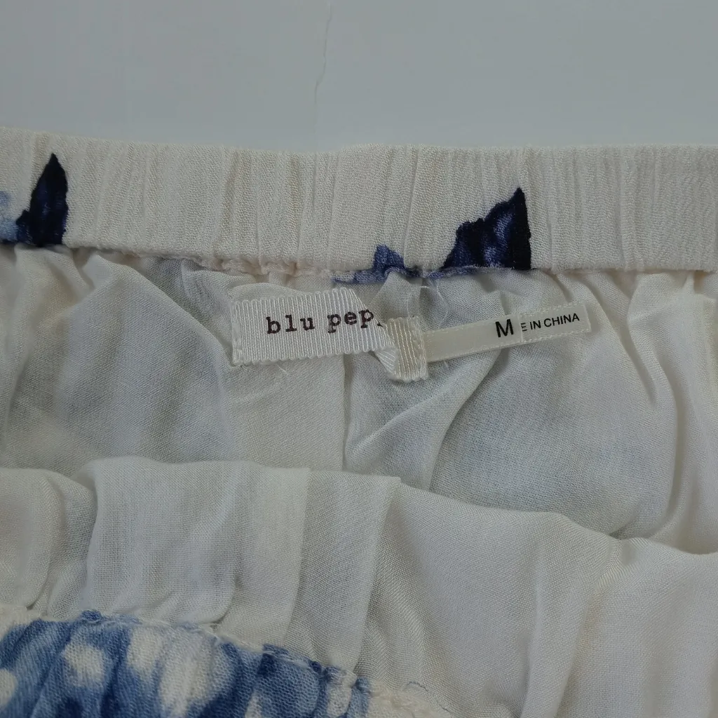 Blu Pepper Women Floral Print Short Size Medium - Image 5