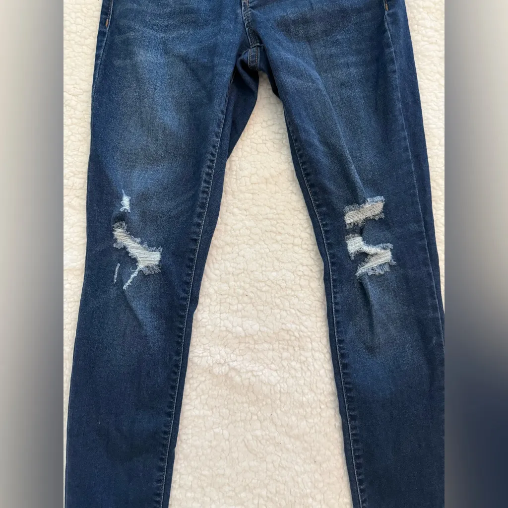Old Navy  rockstar mid rise skinny jeans - Image 3