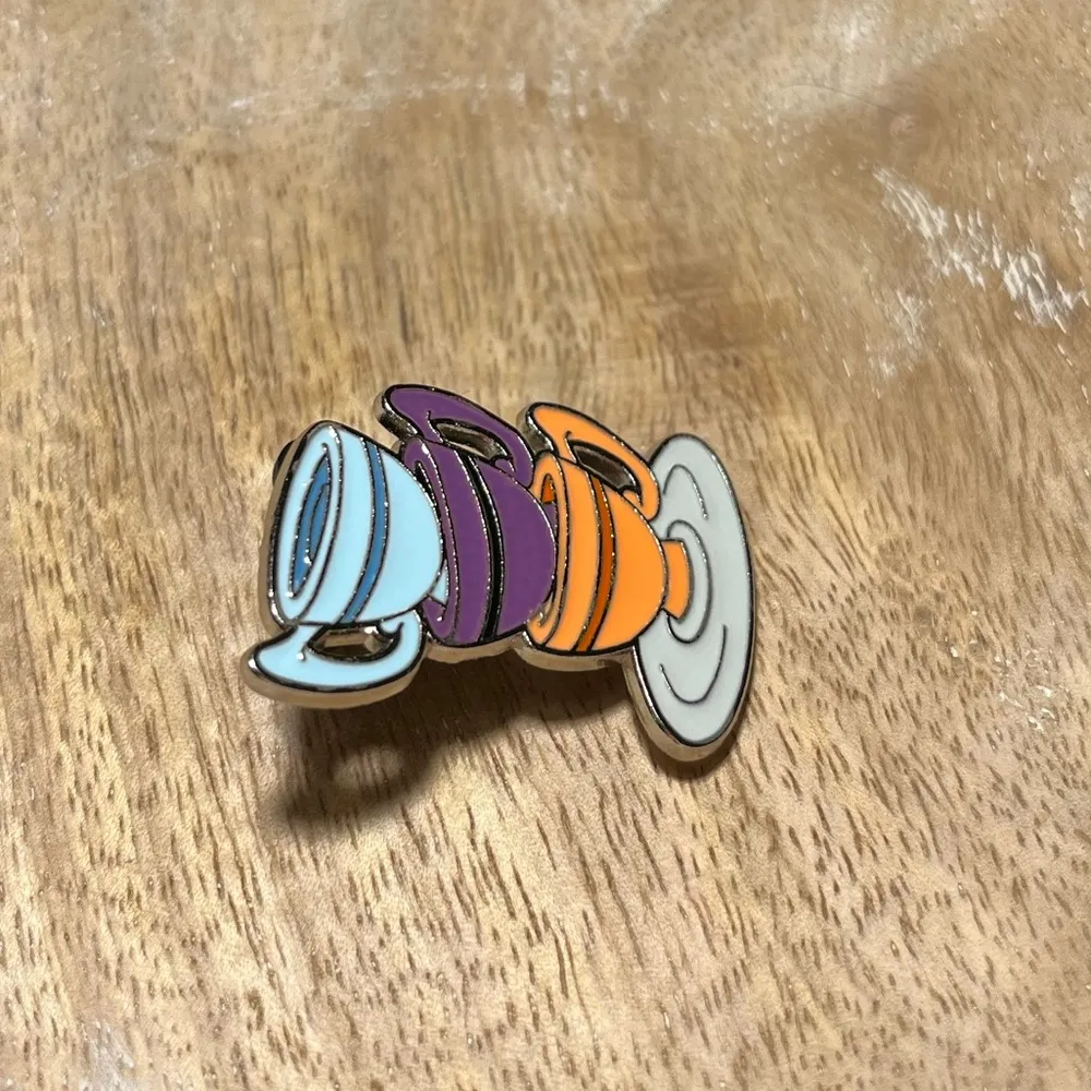 NWOT Disney Alice in Wonderland Three Teacup Stack Pin - Image 3