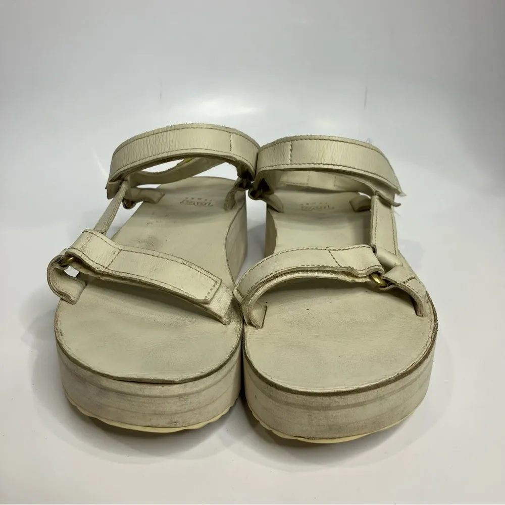 Teva platform Sandals white leather uppers & footbed womens size 9 casual trendy - Image 2