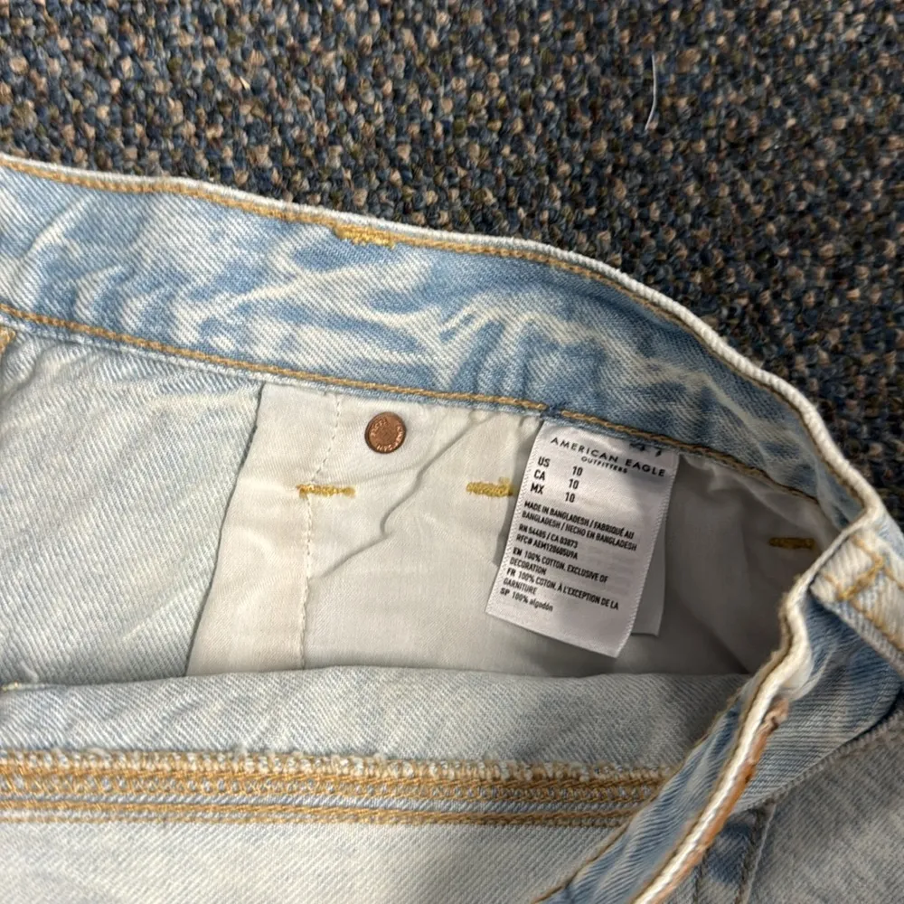 American eagle pride mom shorts size 10 // 030808 - Image 3