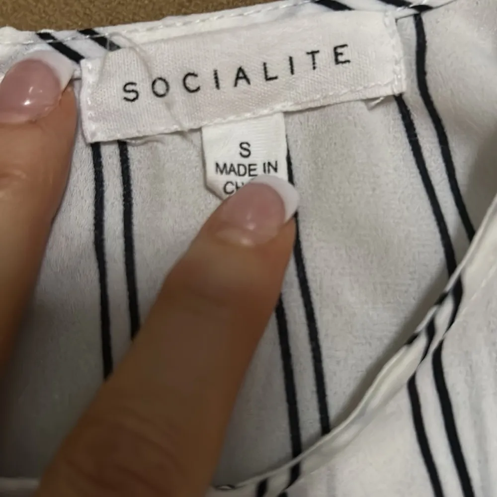 White Stripe Front Tie Blouse - Image 7