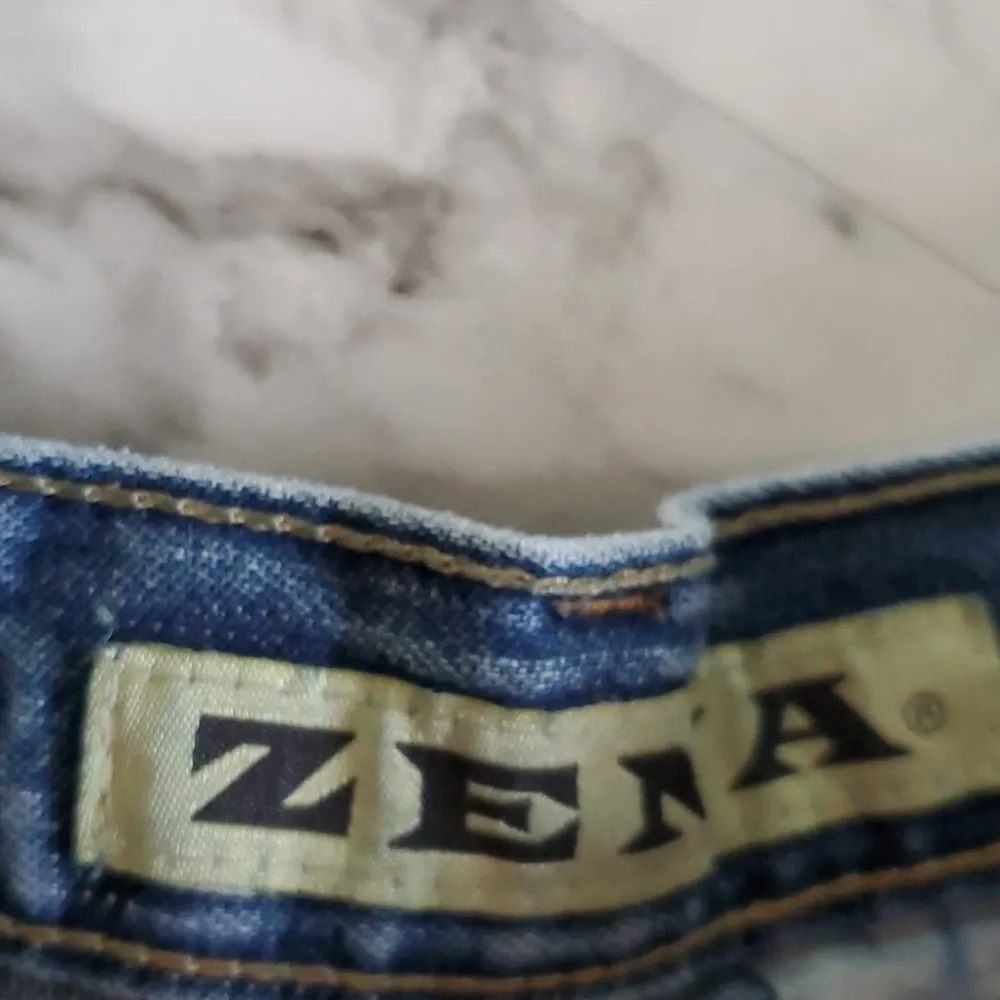 Vintage Zena distressed denim shorts size 10 - Image 3