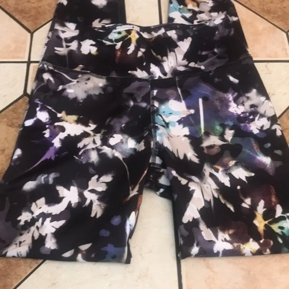 Nike dri fit exercise workout leggings size extra small - Image 2