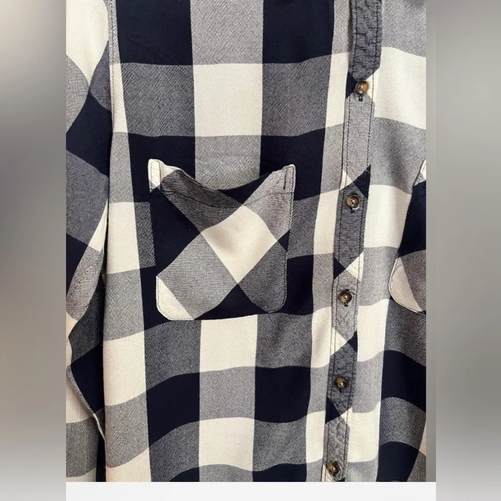 Abercrombie & Fitch Women's Navy Blue Plaid Soft Flannel Size S - Image 8