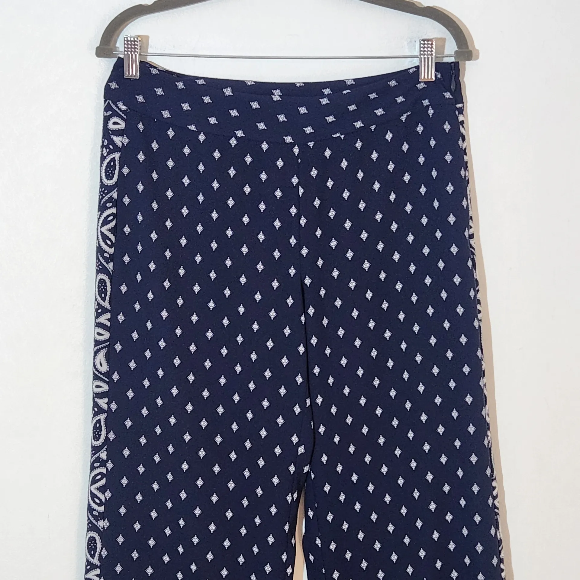 Cabi Navy Print Wide Leg Pants with Paisley Detail Size 6 - Image 3