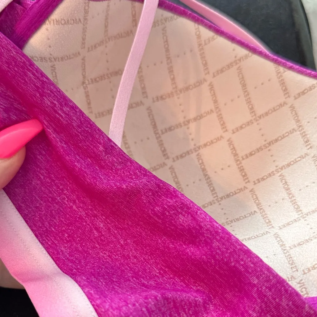 Victoria’s Secret Strappy Racerback Semi Demi
Seamless Bra - Image 11