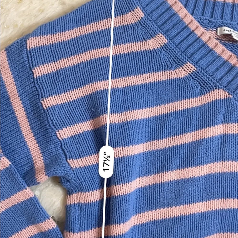 American Eagle blue pink cropped v-neck striped sweater - Image 4