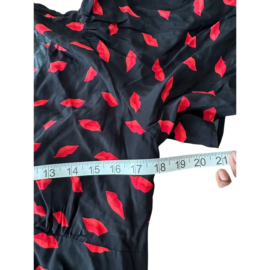 A New Day Black & Red Lip Print V-Neck Midi Dress Size 6 - Image 6