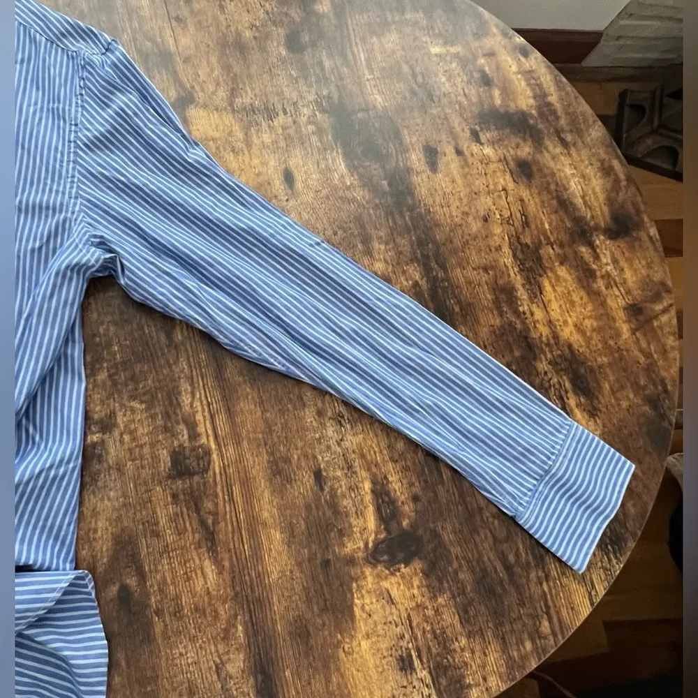 American Eagle | ladies Vintage Fit dress shirt. Size: L/G - Image 5