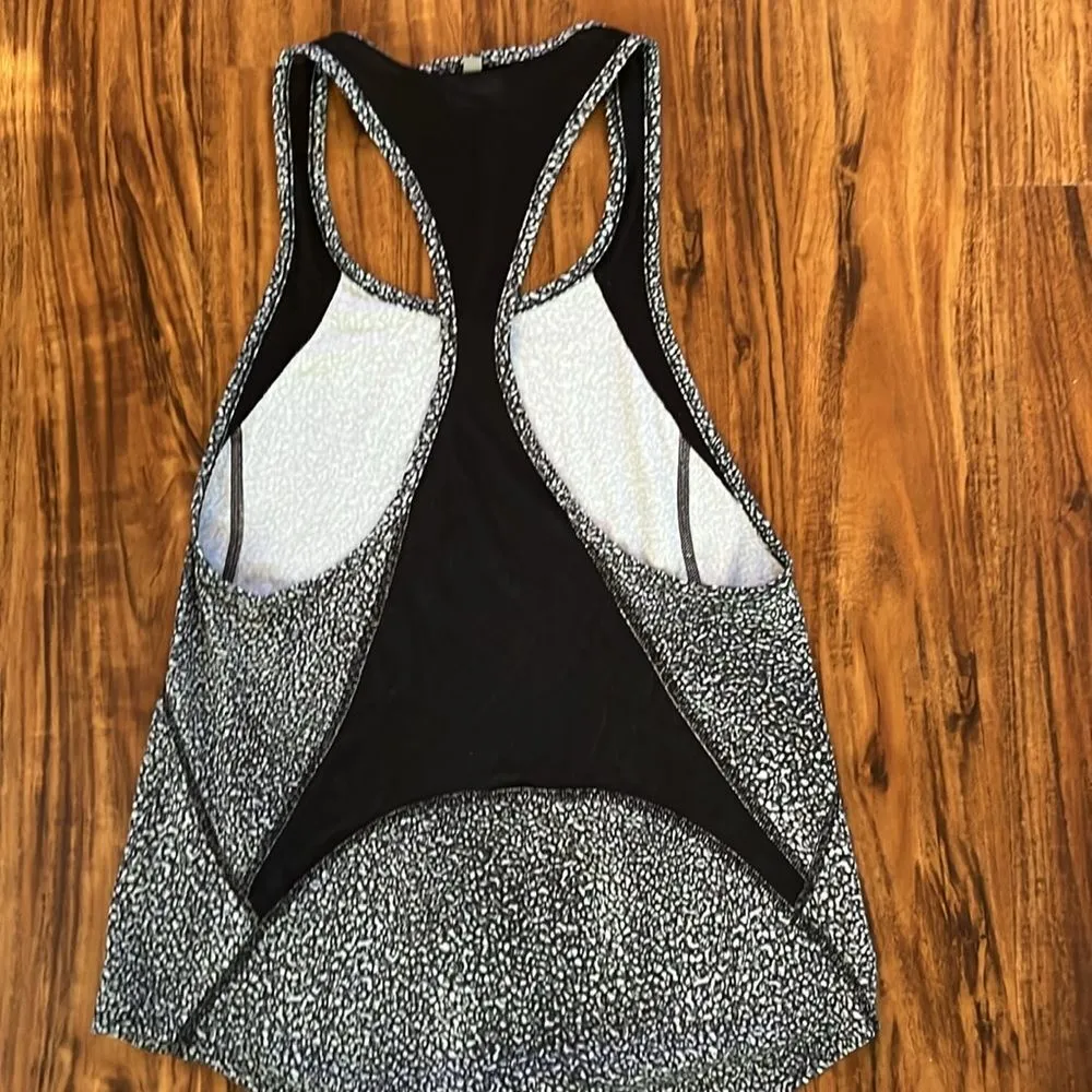 Nike Dri Fit Womens Printed Training Tank Size XS - Image 2