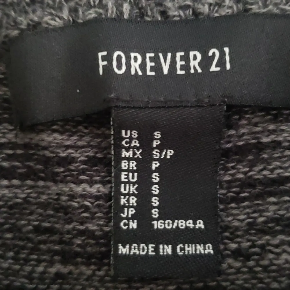 Forever 21 (y2k) heathered grey crop sweater - Image 2