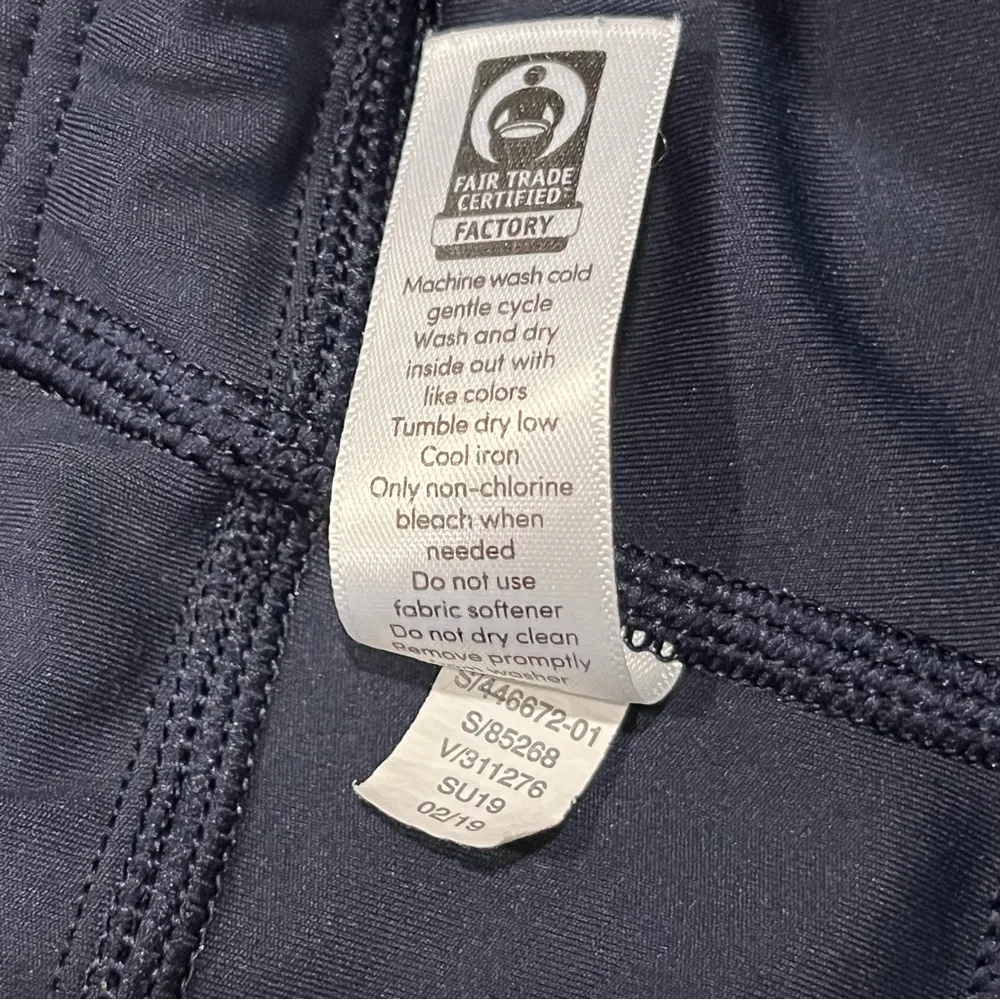 Athleta Navy Blue Contender Side Stripe Capri Tights Leggings - Image 12