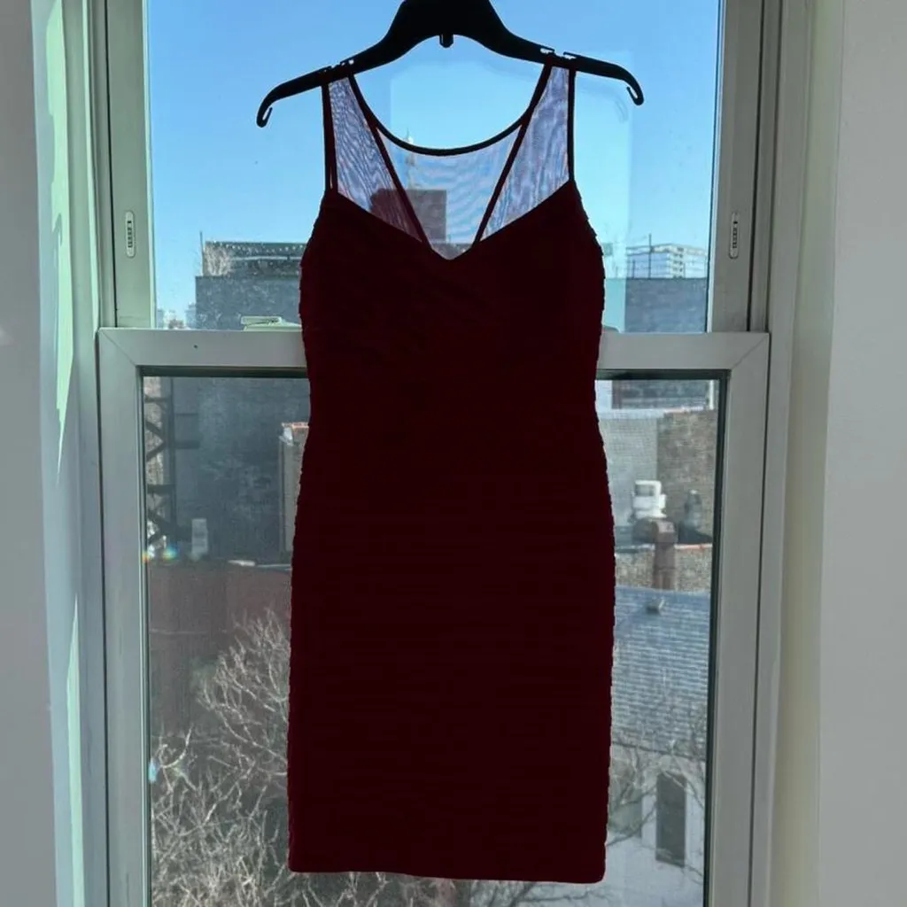 ⟡ deep red sleeveless bandage-style dress from Calvin Klein in size 2 ⟡ - Image 4