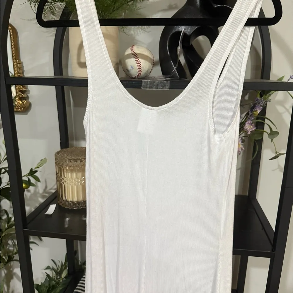 BECCA White Maxi Dress with Elegant Flow size small - Image 7