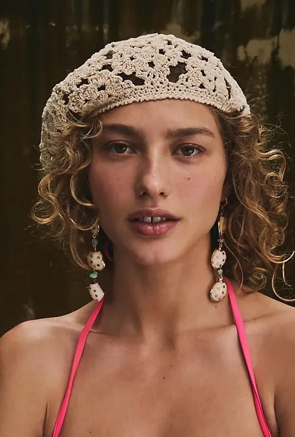 NWT FREE PEOPLE Bahama Baby Earrings - Apricot Three Shells
$48 MSRP - Image 2