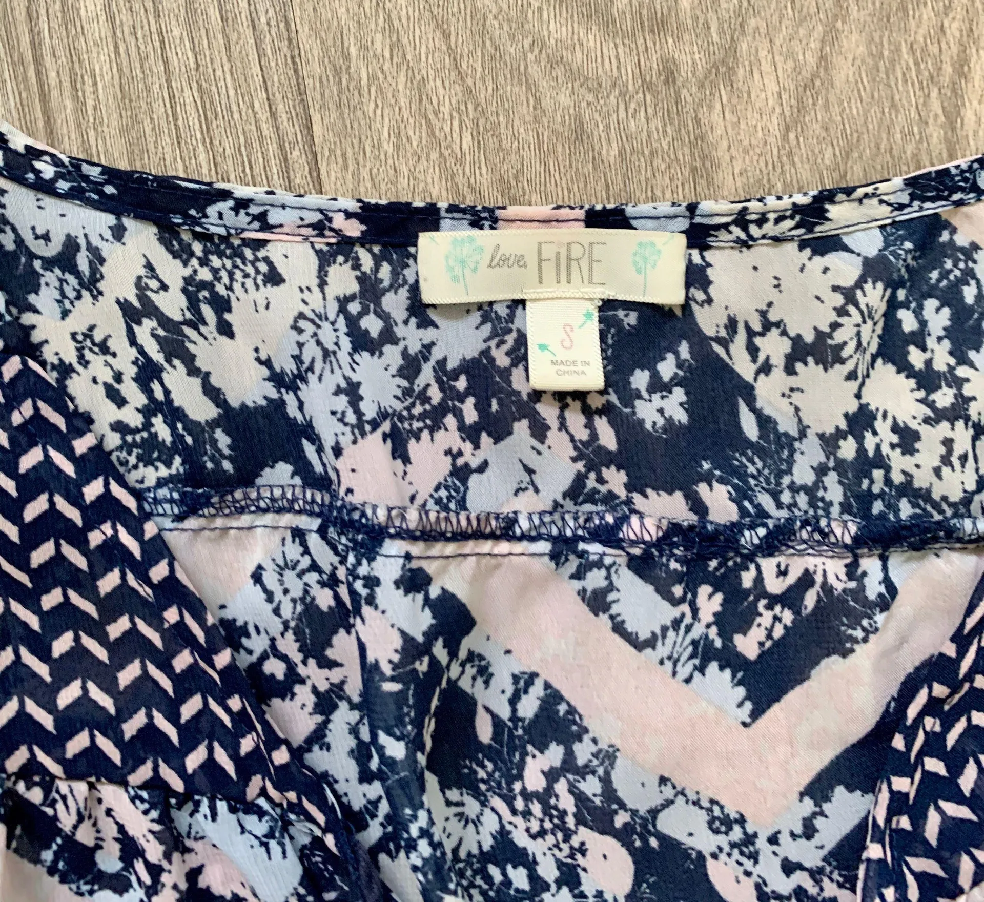 Floral Top With Flare Sleeve S Black - Image 7