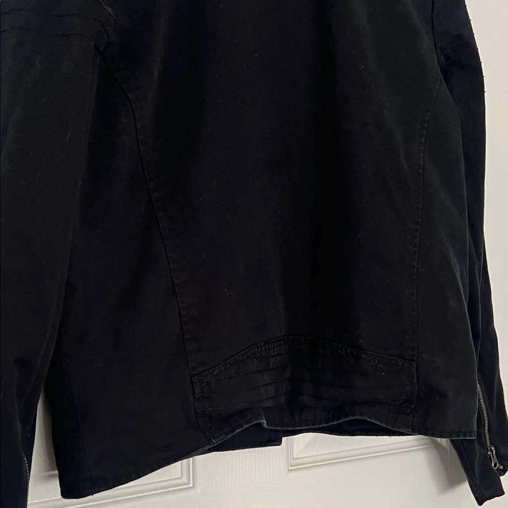 Vans Black Jacket with Sherpa Collar - Image 9
