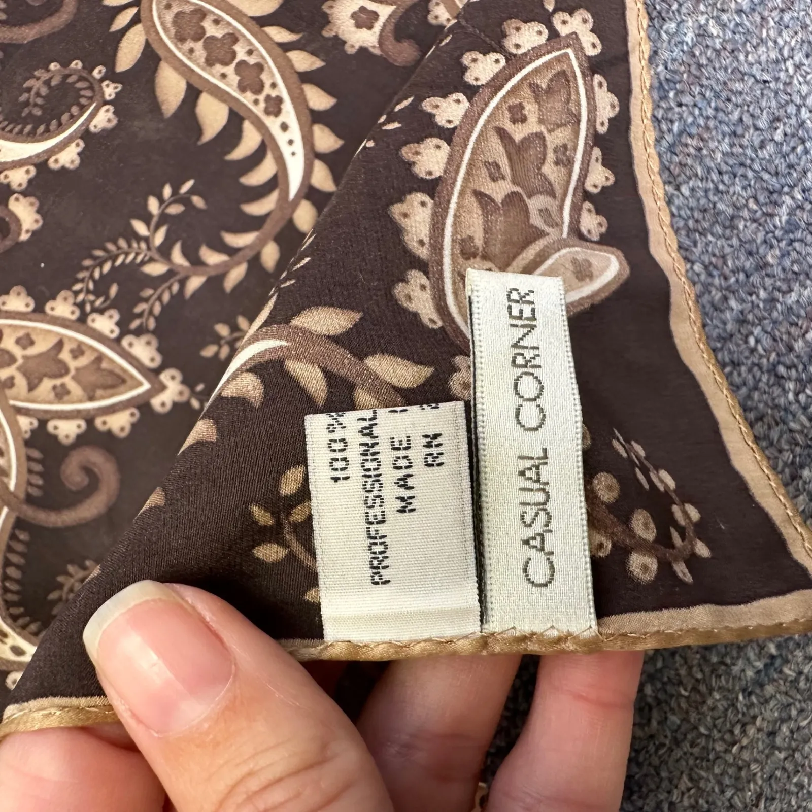 Casual Corner Paisley Silk Rectangle Scarf Brown 21‎ x 21 - Image 4