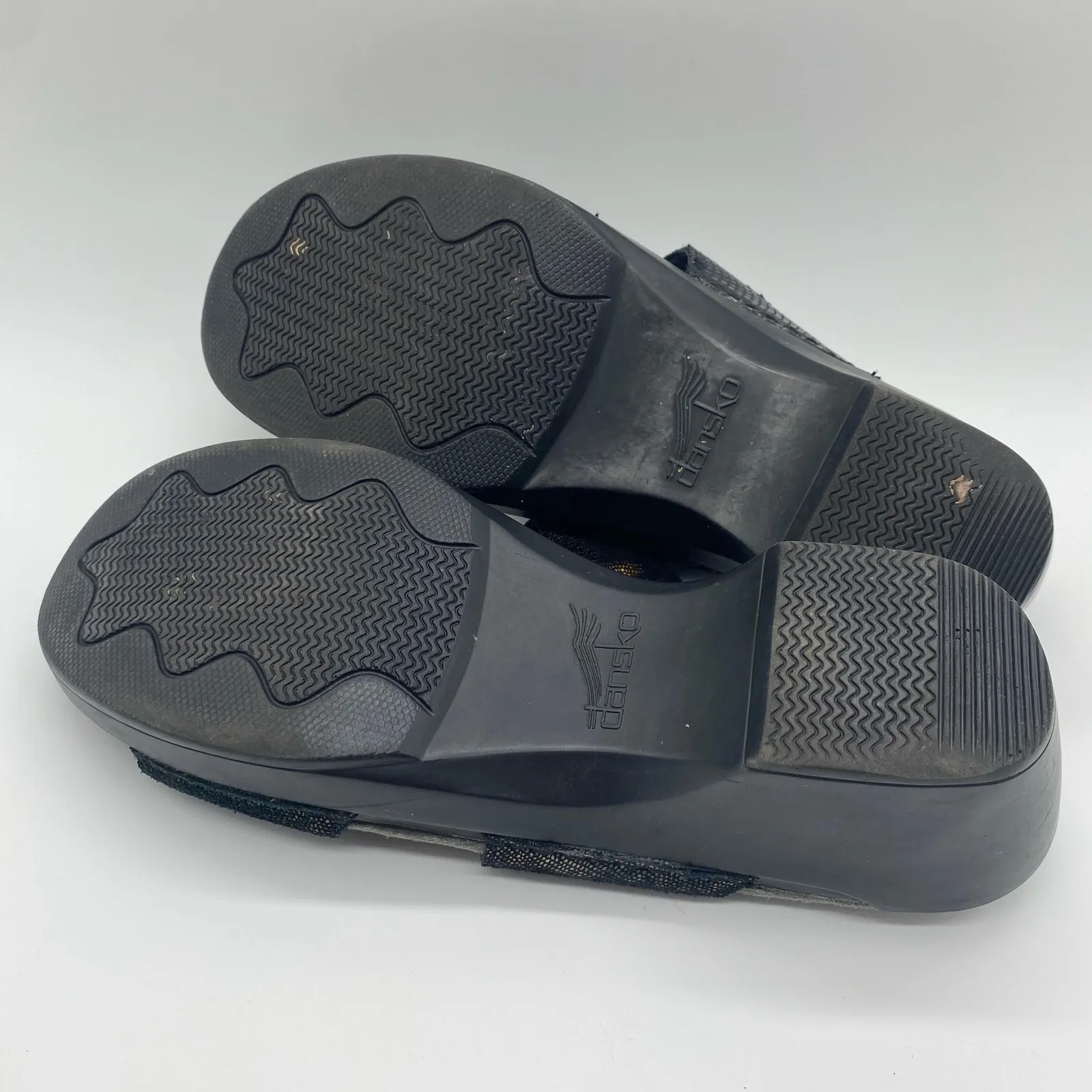 Dansko Black Animal Print Strappy Buckle Heel Sandals Women's size 9.5 / 40 - Image 6