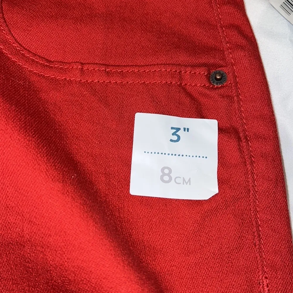 Old Navy size 12 regular shorts 3” dark salmon coral color flaw on 8th pic NWT - Image 3