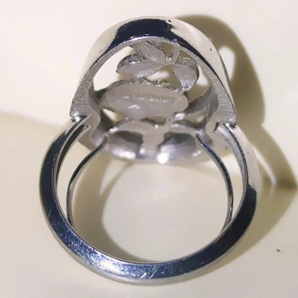 Avon Rose Ring Oval Vintage 1970s Rosamonde Silver Tone Floral Motif Adjustable - Image 2