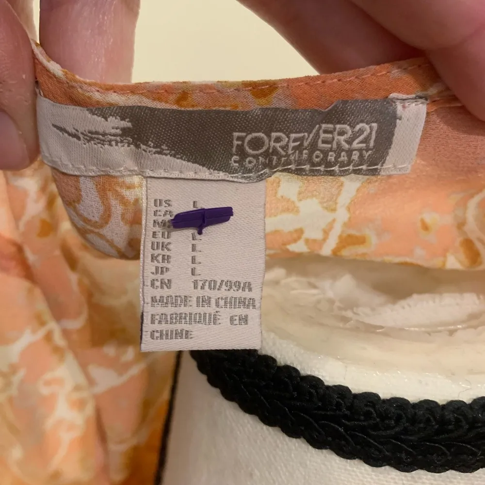 Forever 21 | contemporary floral print front tie top size large - Image 5