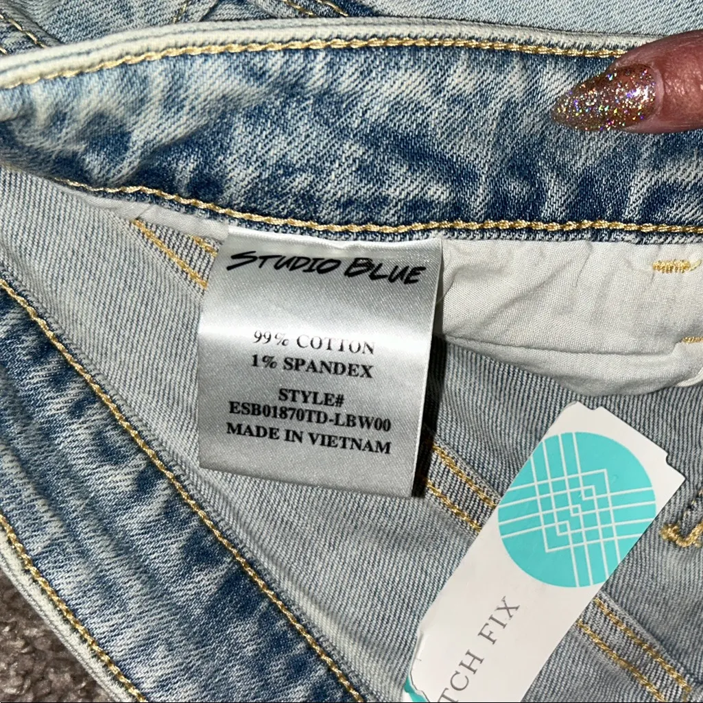 Distressed Light Blue Boyfriend Jeans - Image 5