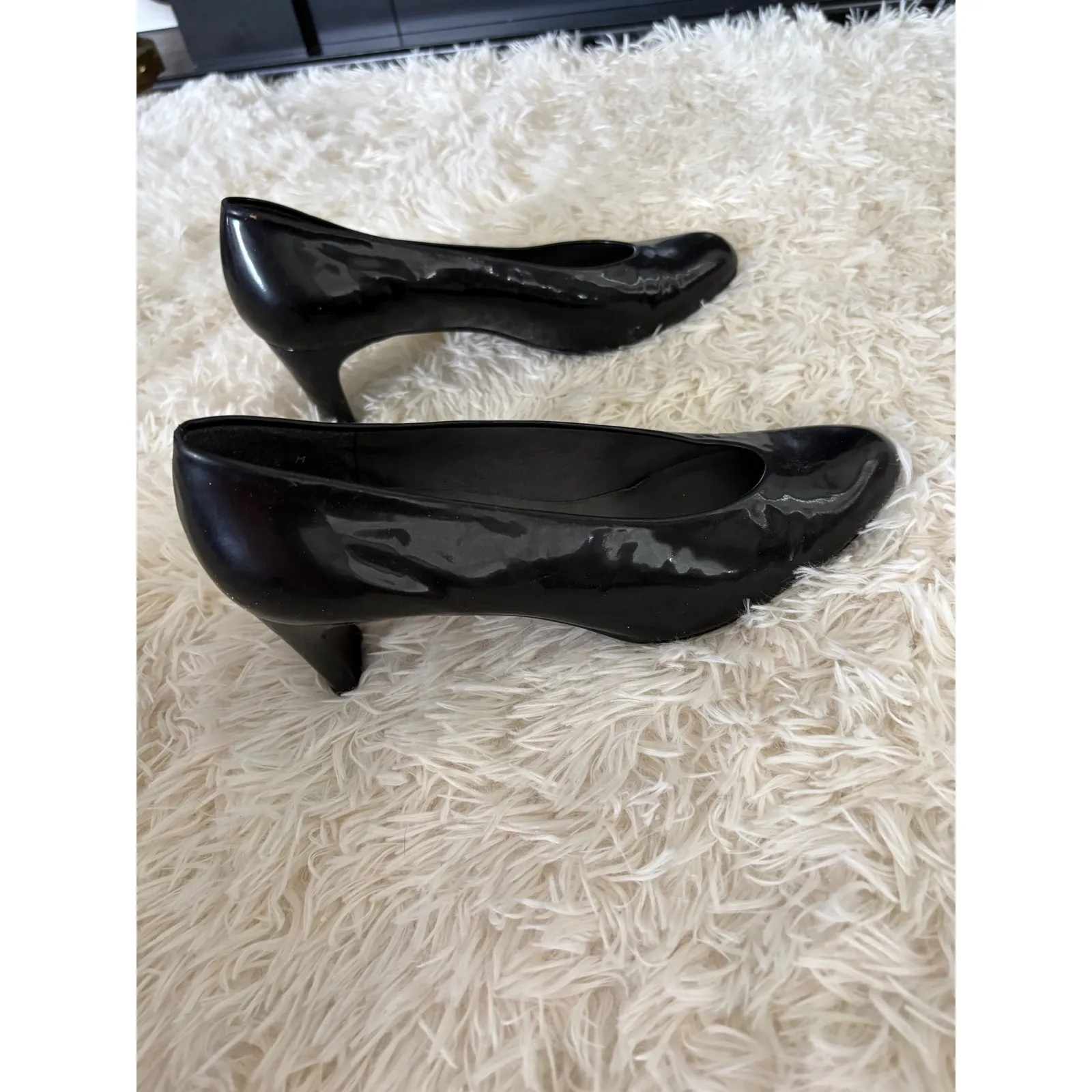 Stuart Weitzman Black Patent Leather Pointed Toe Heels Classic Pumps 9.5‎ - Image 5