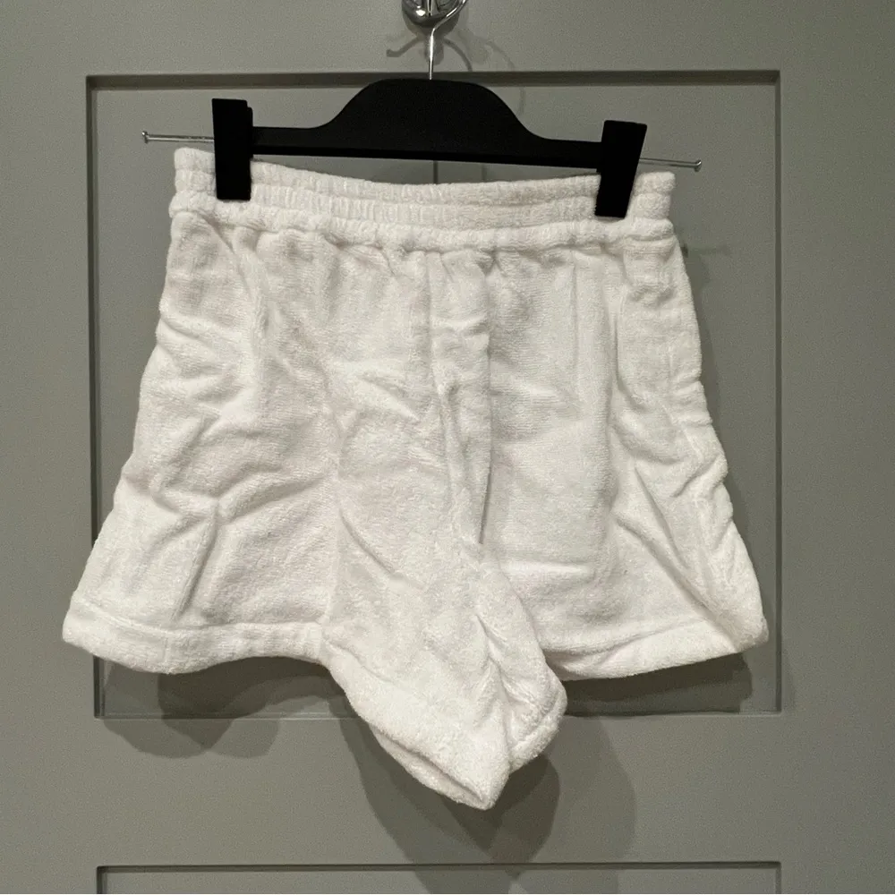 TERRY NWT White Terrycloth Cruise Shorts - Image 4