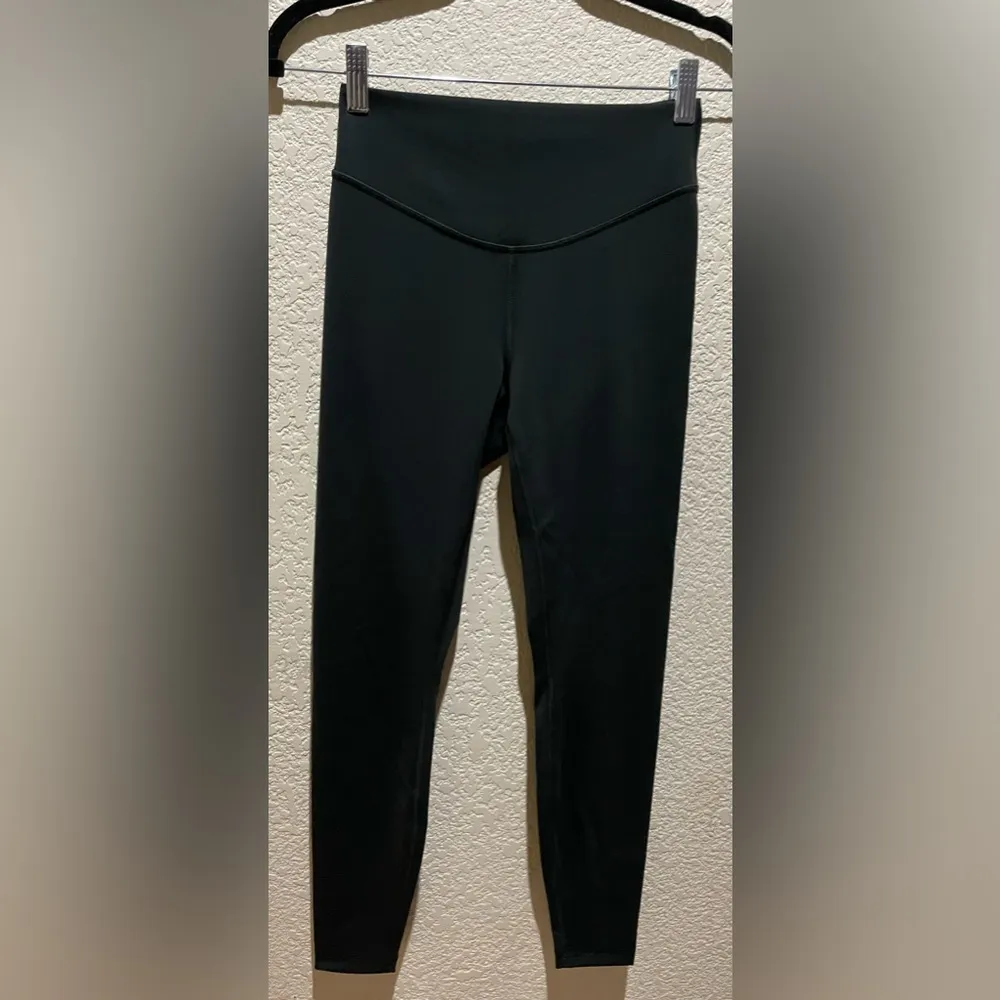 Lululemon NWOT Wunder Under SmoothCover HR Tights 28”Leggings Green Size 6 - Image 5