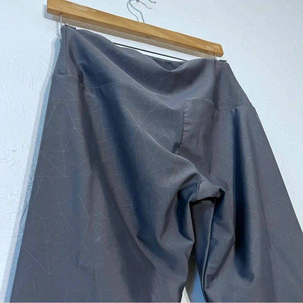 Onzie Flow Hot Yoga Mid Rise Leggings Womens Size M/L Gray Geometric Print - Image 5