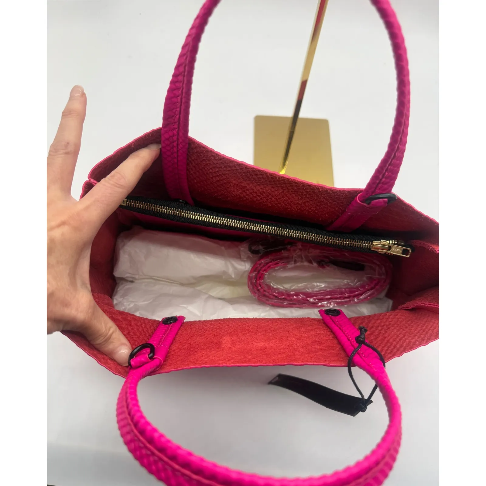 NWT AMPERSAND AS APOSTROPHE HALF TOTE / NEON PINK PYTHON $538 - Image 5