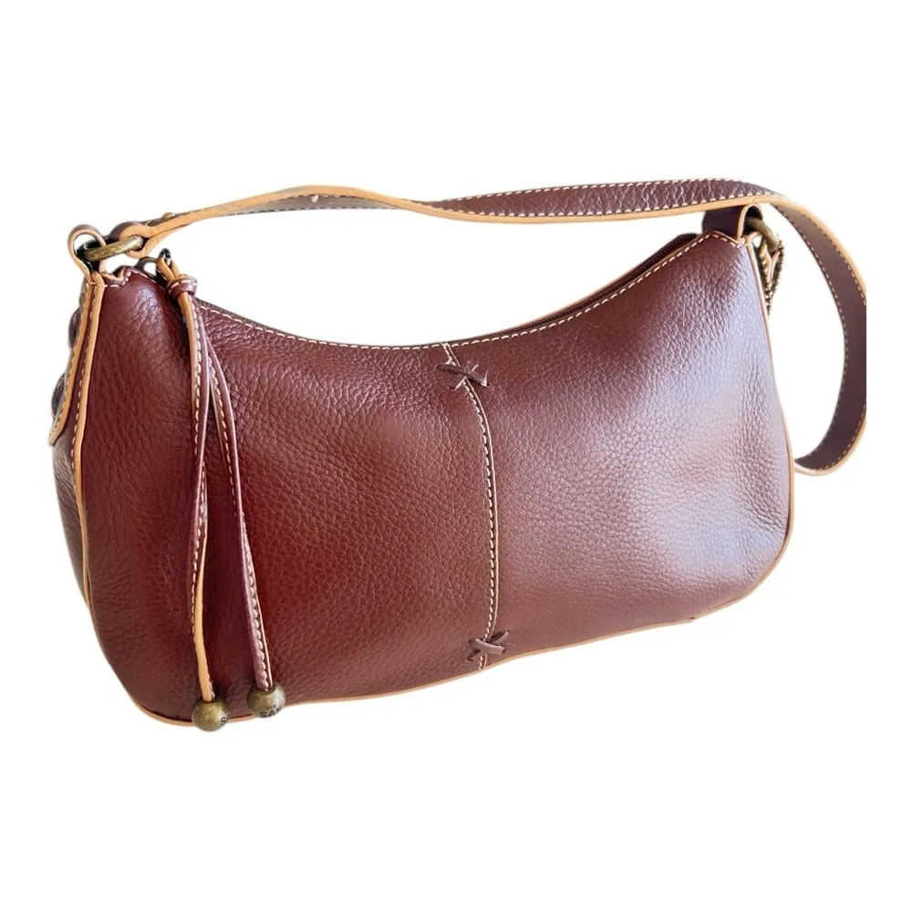 The Sak Classic Brown Leather Shoulder Bag with Contrast Stitching - Image 4