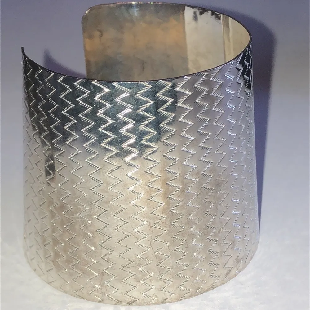Silver Tone Huge Boho Retro Open Cuff Bracelet - Image 4