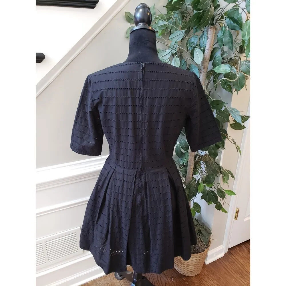 Gap Fit & Flare Dress Women's Size 8 Black Eyelet Short Sleeve Pleated Back Zip - Image 4