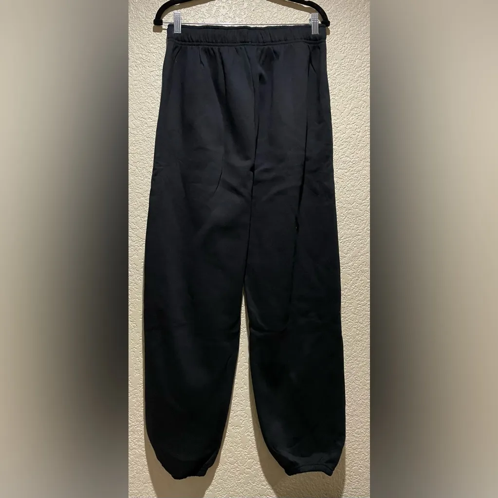 Alo Yoga NWOT Accolade Sweatpants Cool Chrome Logo Black, Pockets Size M - Image 8