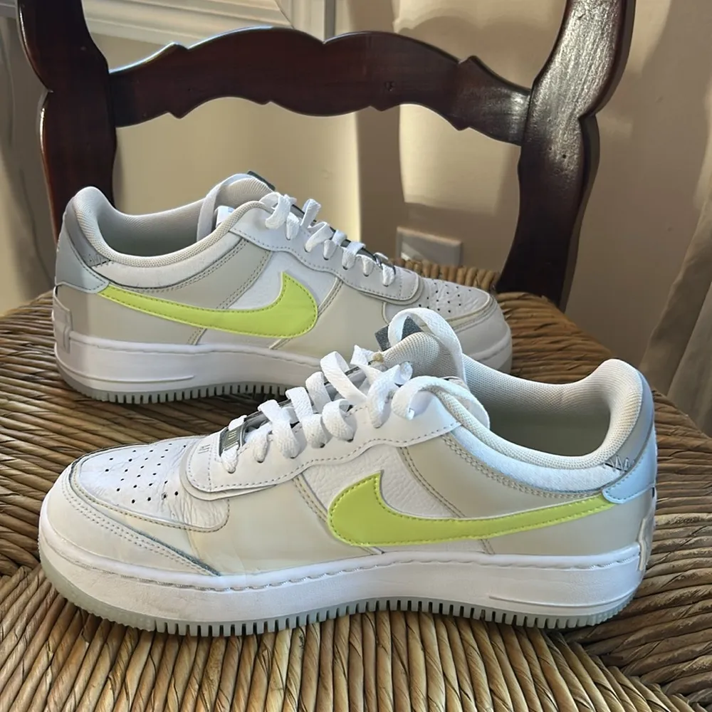 AIR FORCE 1 SHADOW SNEAKER IN WHITE/ LEMON/ GREY - Image 8