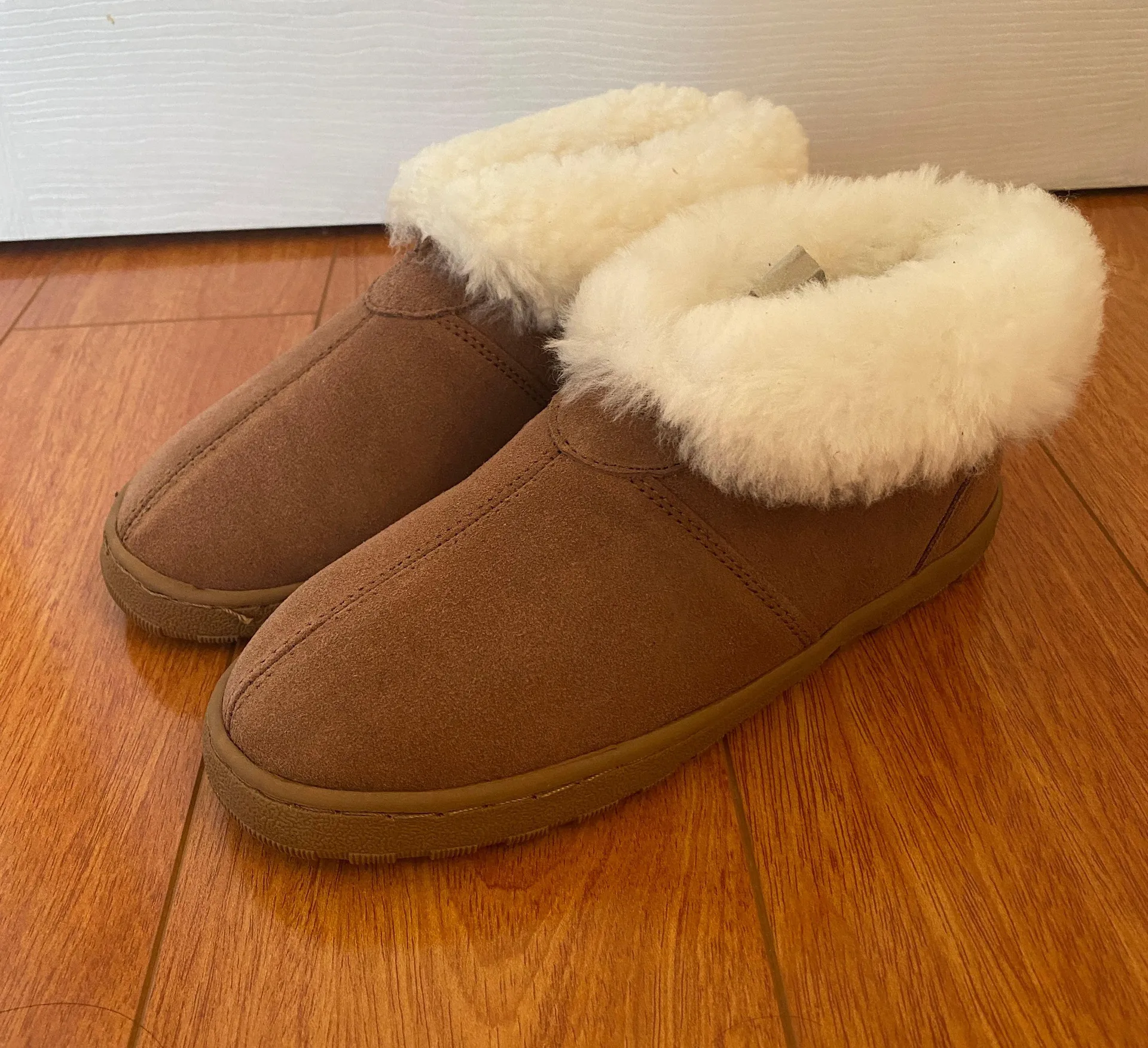 NWT  Mini Fold Over Sherpa Ankle Ugg Boots Slippers - Image 8