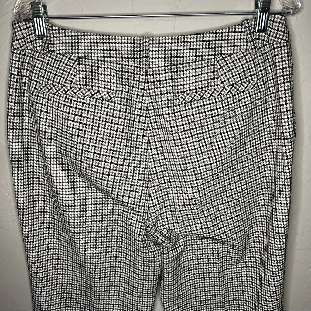 Karl Lagerfeld Paris Houndstooth Beige Plaid Cropped Flare Pants - Image 11