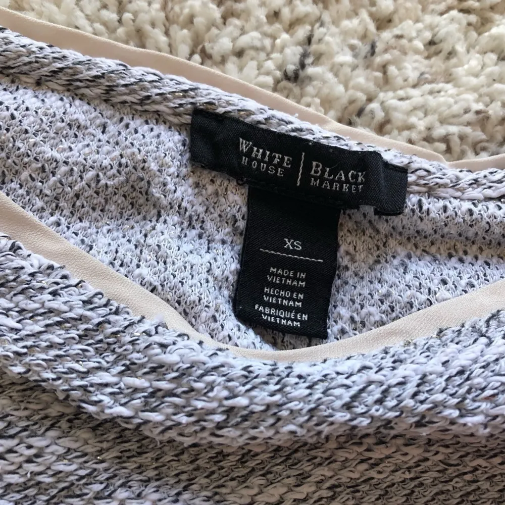 WHBM textured black white & gold scoop neck knit gray sweater xs - Image 6