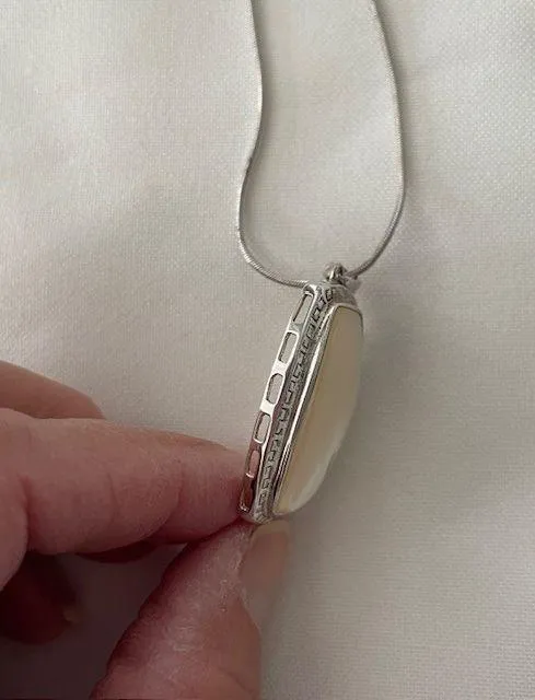 Vintage Sterling Silver Mother of Pearl Pendant Necklace - Image 2