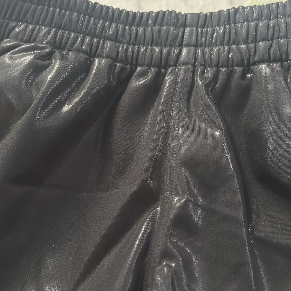 Mono b Shorts - Image 6