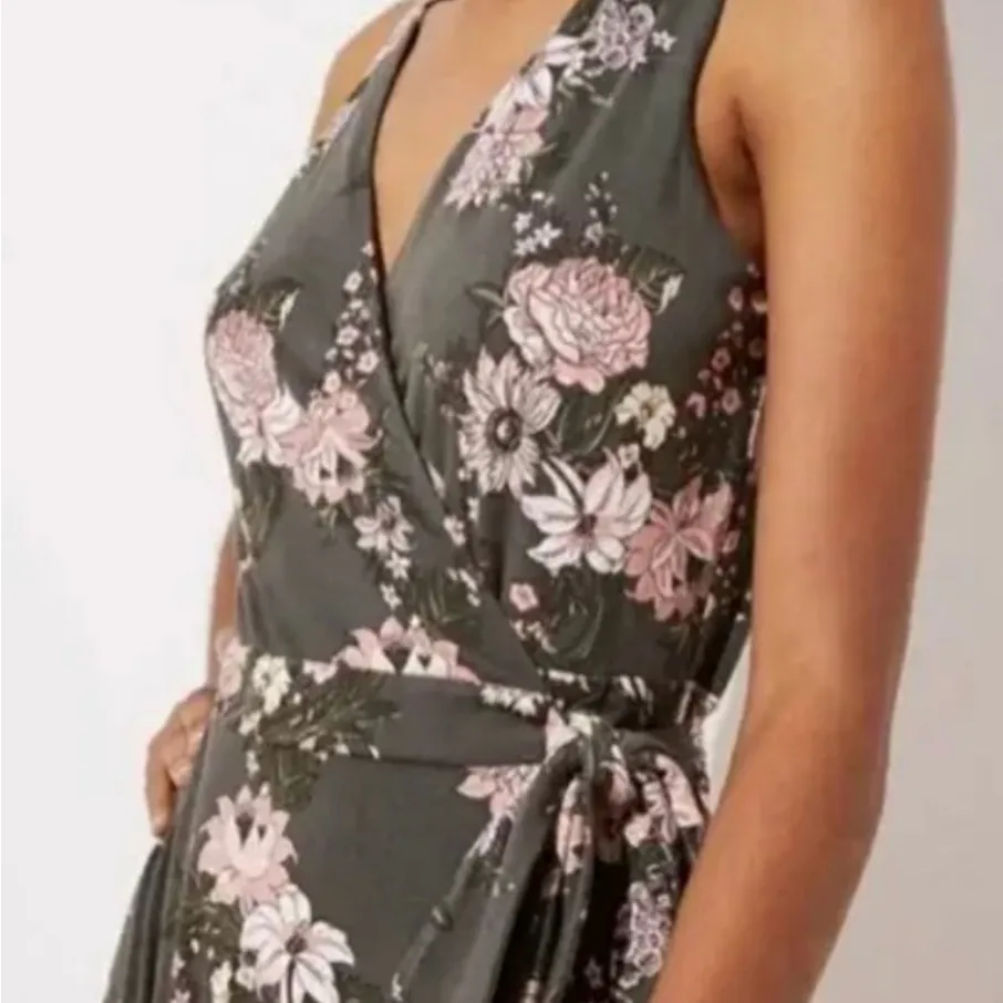 LOFT Floral Maxi Dress in Gray and Pink - Image 2